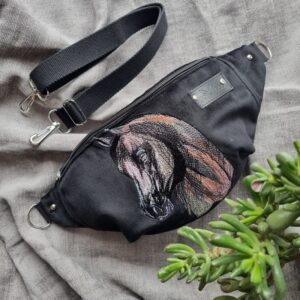 Nerka L haftowana koń głowa czarny
