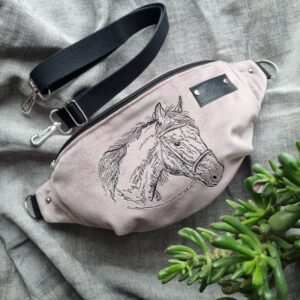 Nerka L haftowana koń pink