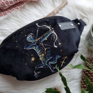 Nerka haftowana czarna ZODIAK Strzelec 22.11–21.12