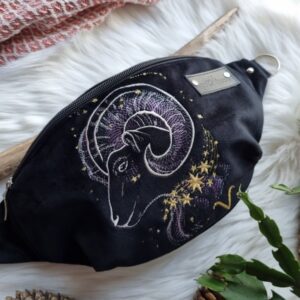 Nerka haftowana czarna ZODIAK Baran 21.03–19.04