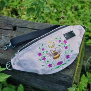 Nerka haftowana kwiat pink bee