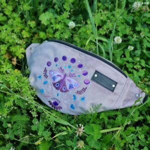 Nerka haftowana kwiat pink motyl