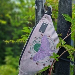 Nerka haftowana pink motyl