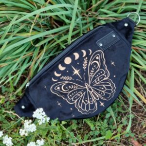 Nerka haftowana motyl